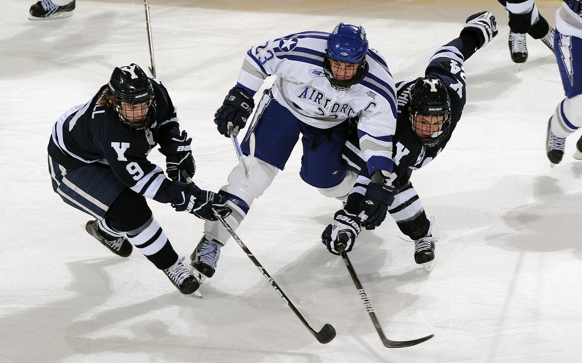 中国男篮加强团队配合默契提升战术执行效率，中国男篮面临一个可怕的对手