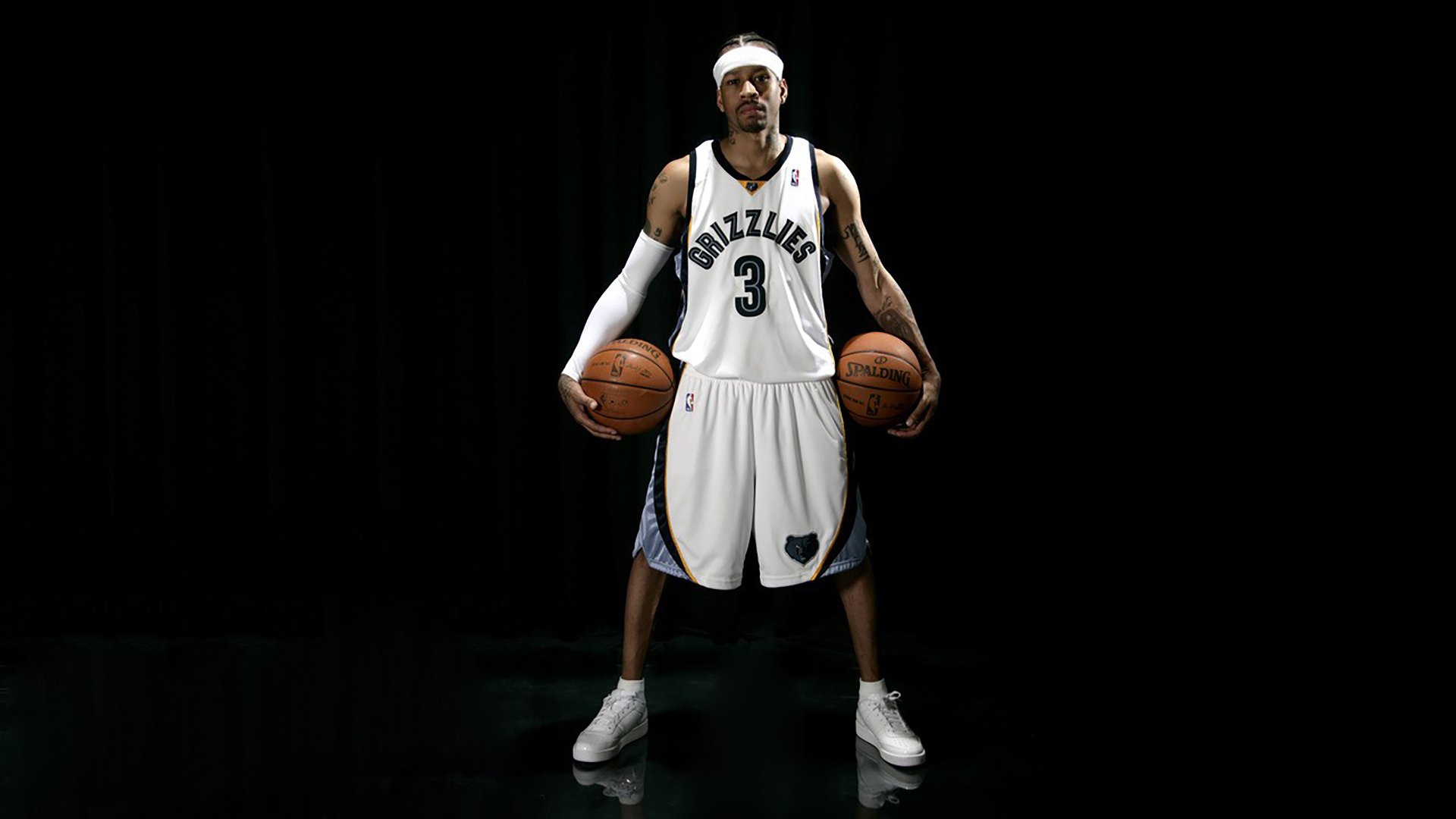 戴维·帕特森助袋鼠队攻守兼备，打破对方防线，戴维帕特尔